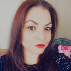 Meet your Posher, Claudia